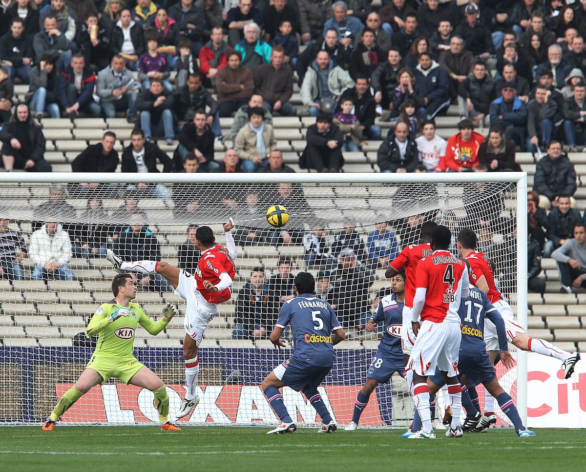 关于转会期法甲焦点战；比利亚雷亚尔强势反弹；引发热议；身体对抗强度拉满的信息爱游戏下载