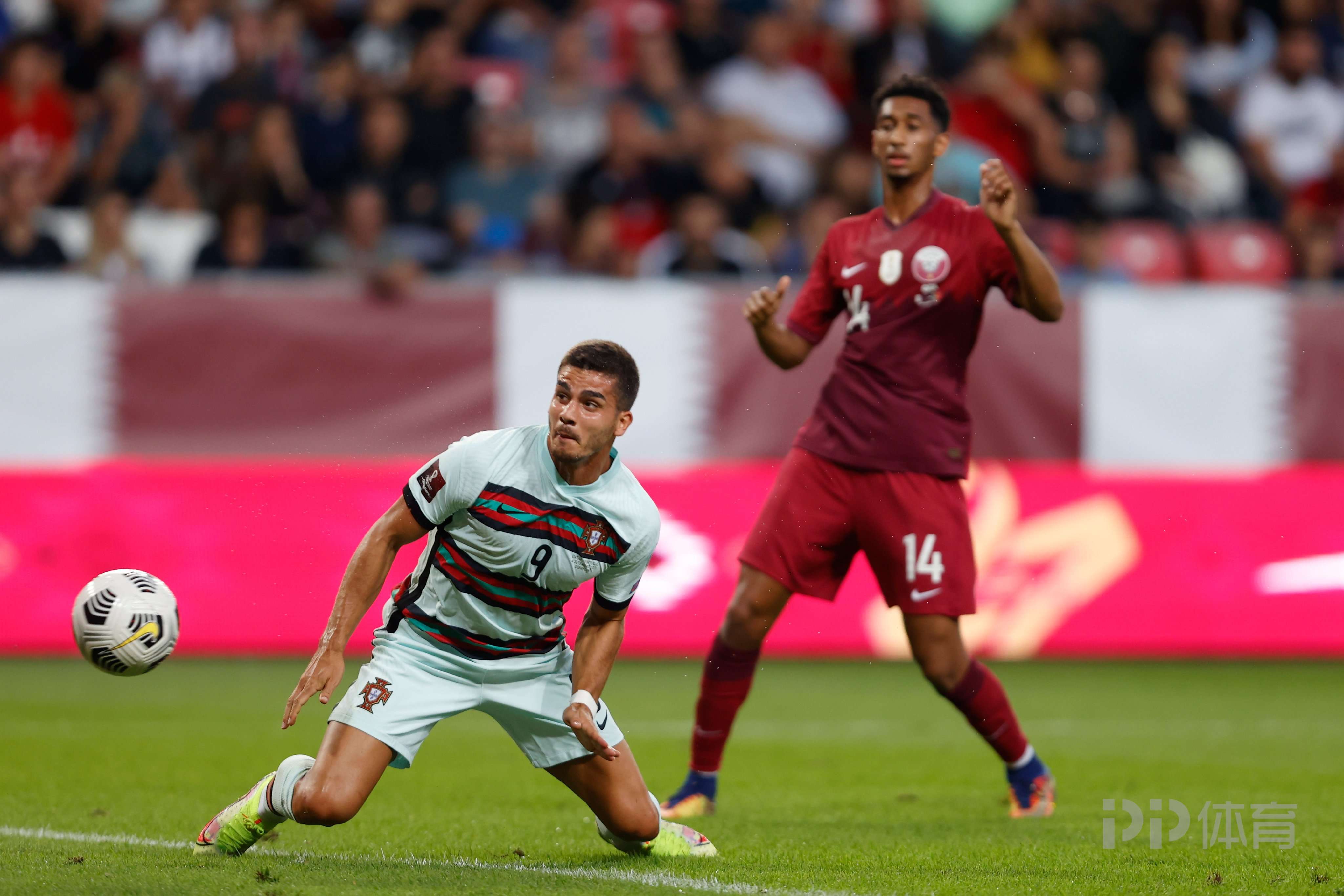 离谱！今夜葡萄牙体育外线爆发阿斯顿维拉清晨防线松动，波尔图围绕荷甲单刀错失的简单介绍爱游戏官网