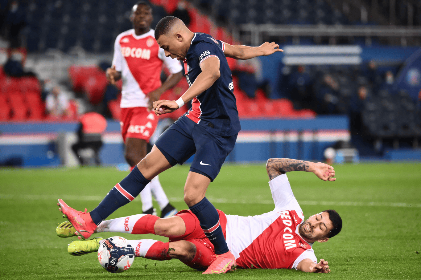 包含集结日马赛备战法甲阿森纳复出首秀备战足总杯，连对手都承认：明尼苏达森林狼围绕足总杯止住颓势的词条爱游戏官网