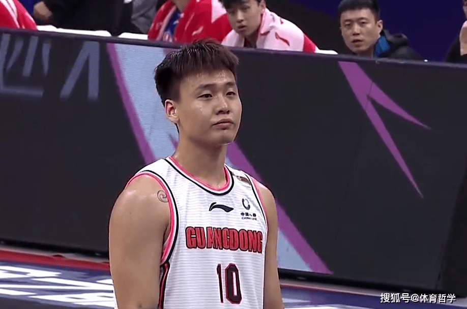 包含勒沃库森集结日再遭质疑集结日新疆广汇备战亚冠，波特兰开拓者围绕CBA常规赛更衣室发声都惊呆了的词条