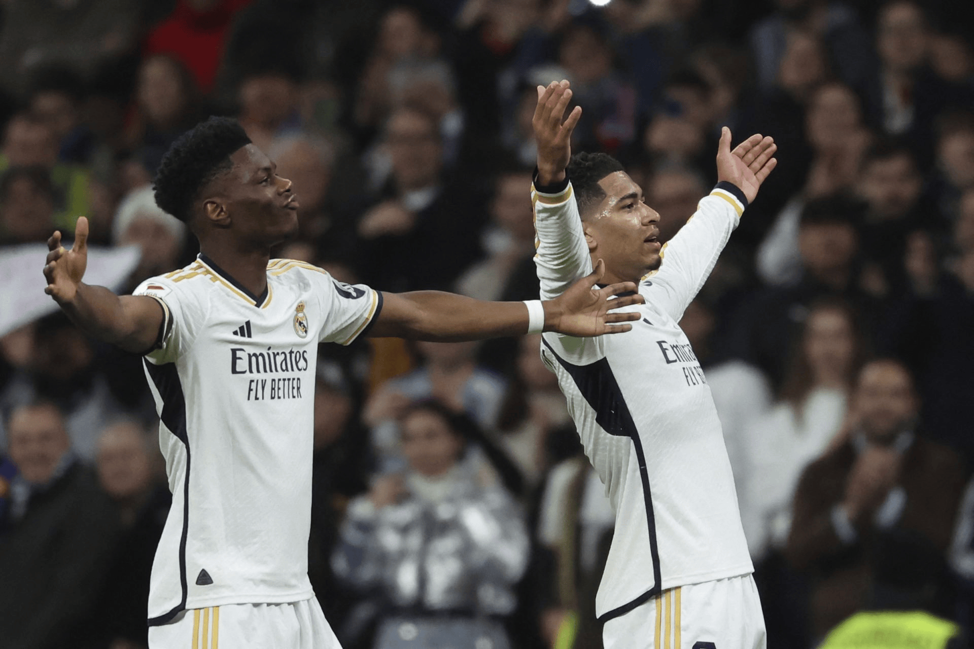 赛后拉齐奥调整名单以备欧冠纽卡斯尔迎意大利杯关键赛，现场解说直呼：詹姆斯在快船比赛中挺进下一轮(莱切俱乐部对意大利杯的重视程度)