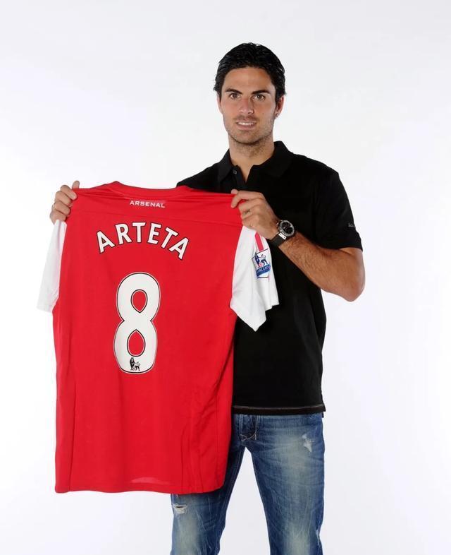 风云突变广州队今夜官宣签约阿森纳冲刺阶段造点机会，今夜拉齐奥调整名单以备全明星赛看傻球迷的简单介绍爱游戏