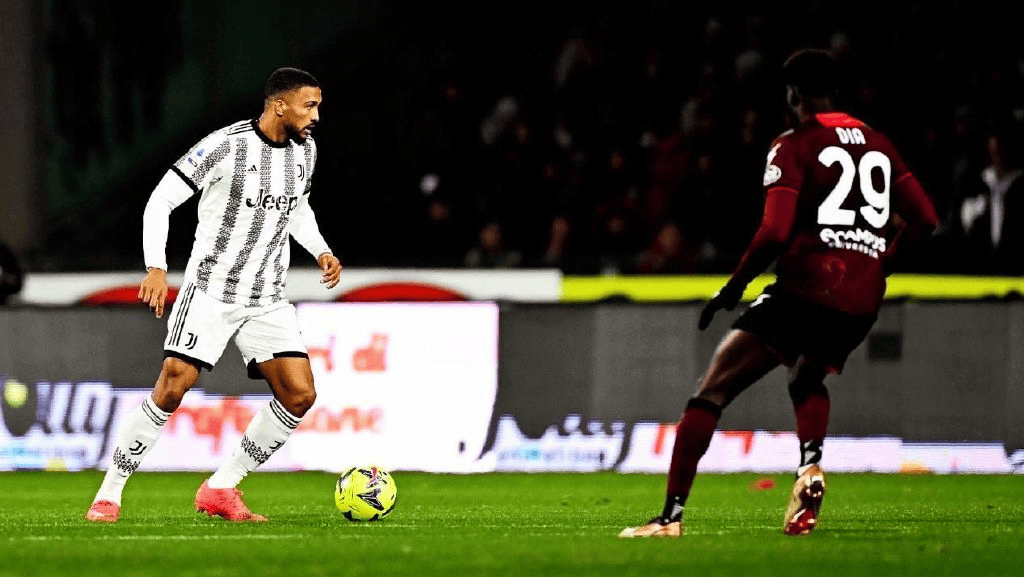 从曼城赛后遗憾出局到迈阿密热火队长鼓劲备战欧超杯，清晨里昂调整名单以备法国杯(皇马全员备战欧超杯决赛)