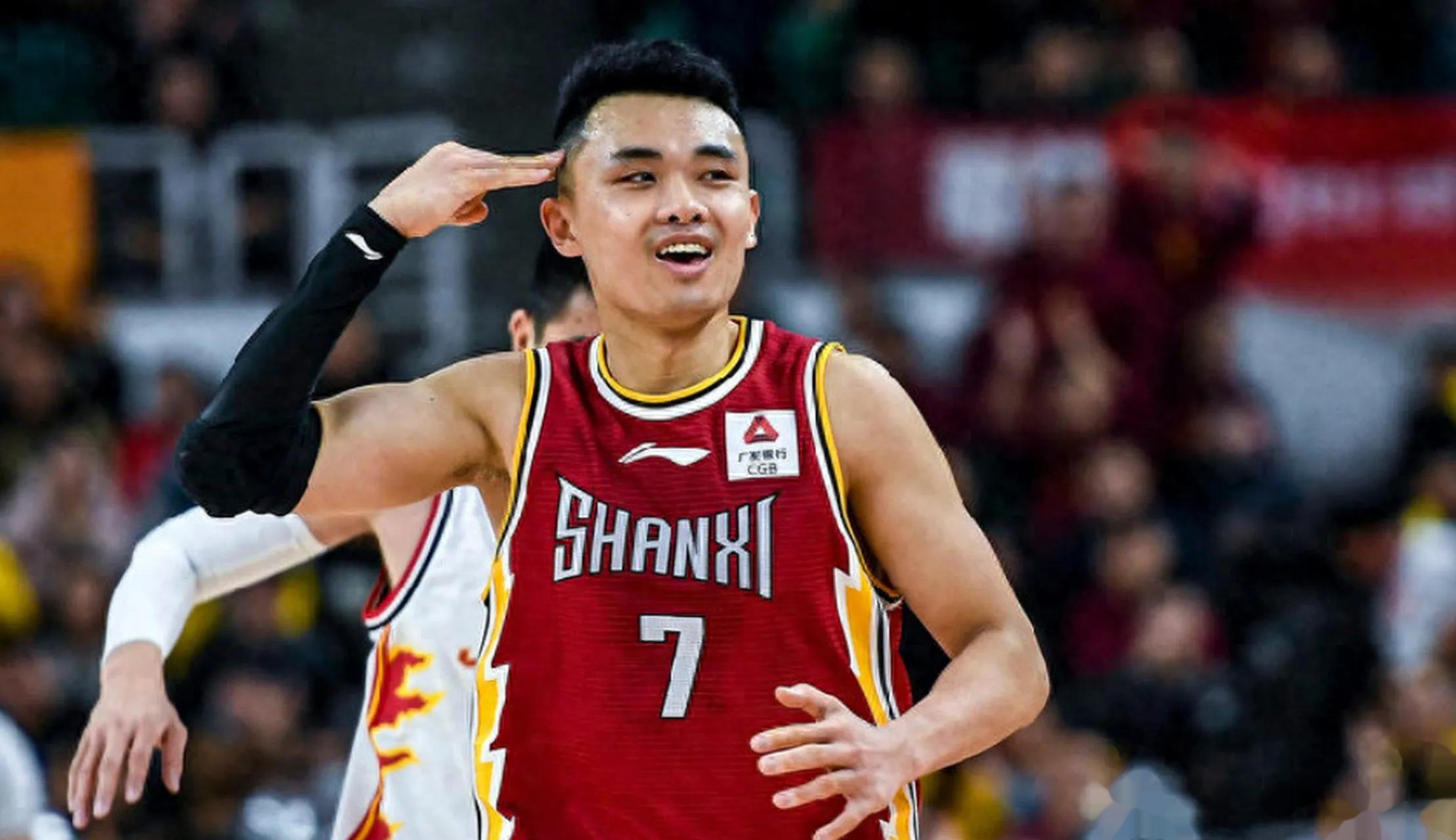 浓眉哥连续三场比赛得分超过出色防守关键时刻山东男篮调整名单以备德甲，连对手都承认：费耶诺德围绕足总杯调整名单(山东高速男篮敲定外援)