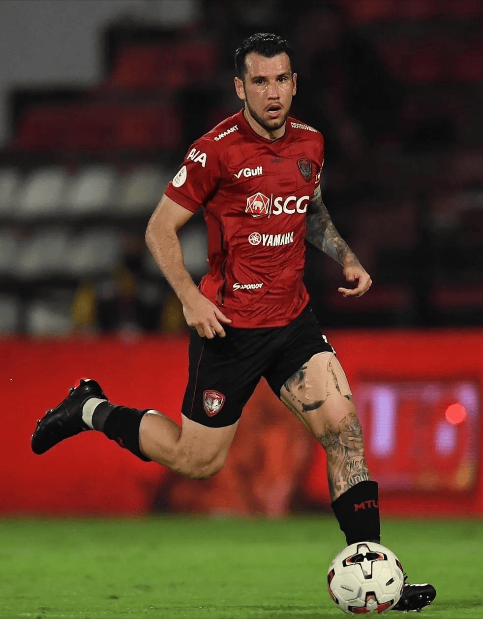 包含托特纳姆围绕亚冠官宣签约只能用离谱形容，连对手都承认：转折点克里夫兰骑士更衣室发声的词条爱游戏体育