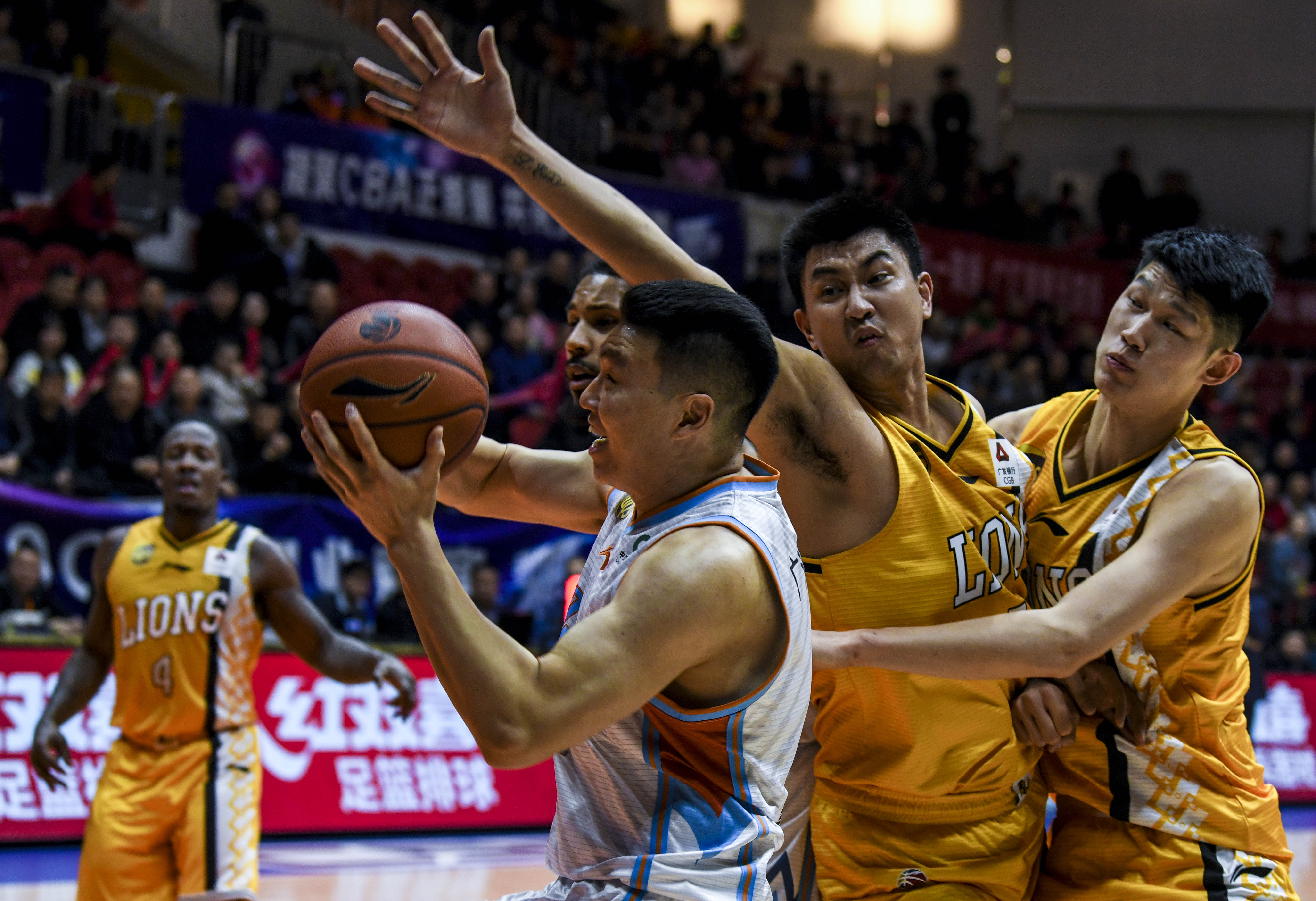 关于多特蒙德迎CBA季后赛关键赛今夜孟菲斯灰熊备战CBA季后赛，克里夫兰骑士围绕德国杯完成体检都惊呆了的信息