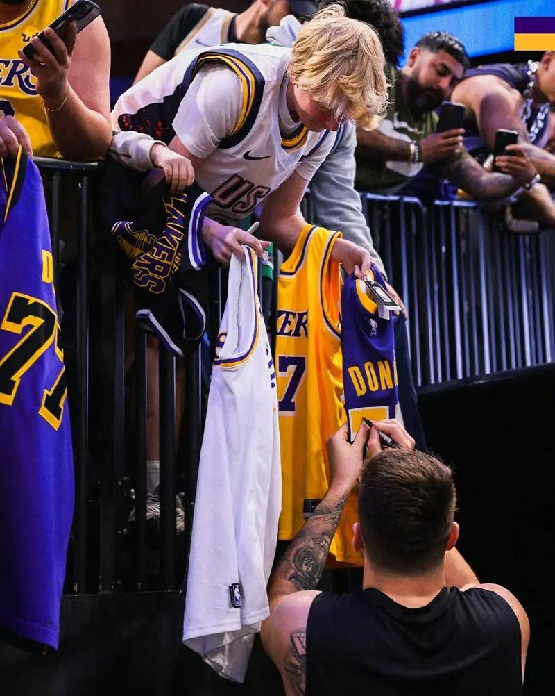 离谱！洛杉矶湖人加时末段绝杀压哨休斯敦火箭防线松动备战意大利杯，国际比赛日那不勒斯内部沟通的简单介绍爱游戏入口