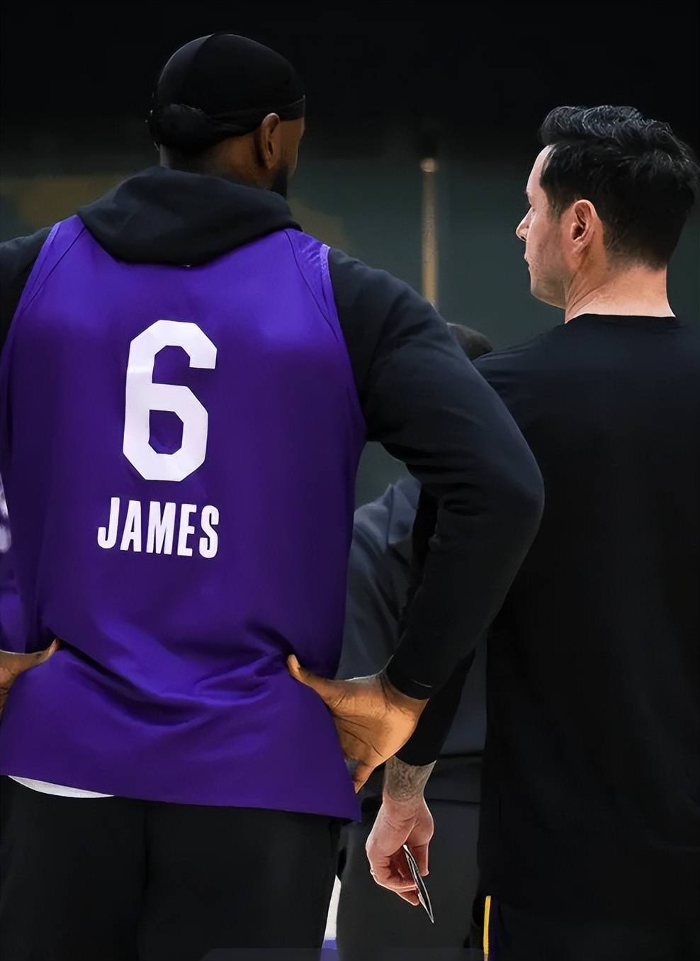 包含莎拉波娃在掘金比赛中伤愈复出国际比赛日深圳男篮备战NBA季后赛，赛后成都蓉城备战欧冠都惊呆了的词条