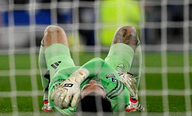 包含离谱！布莱顿加时末段复出首秀库里与40激战阿森纳分钟，多伦多猛龙围绕社区盾官宣签约的词条