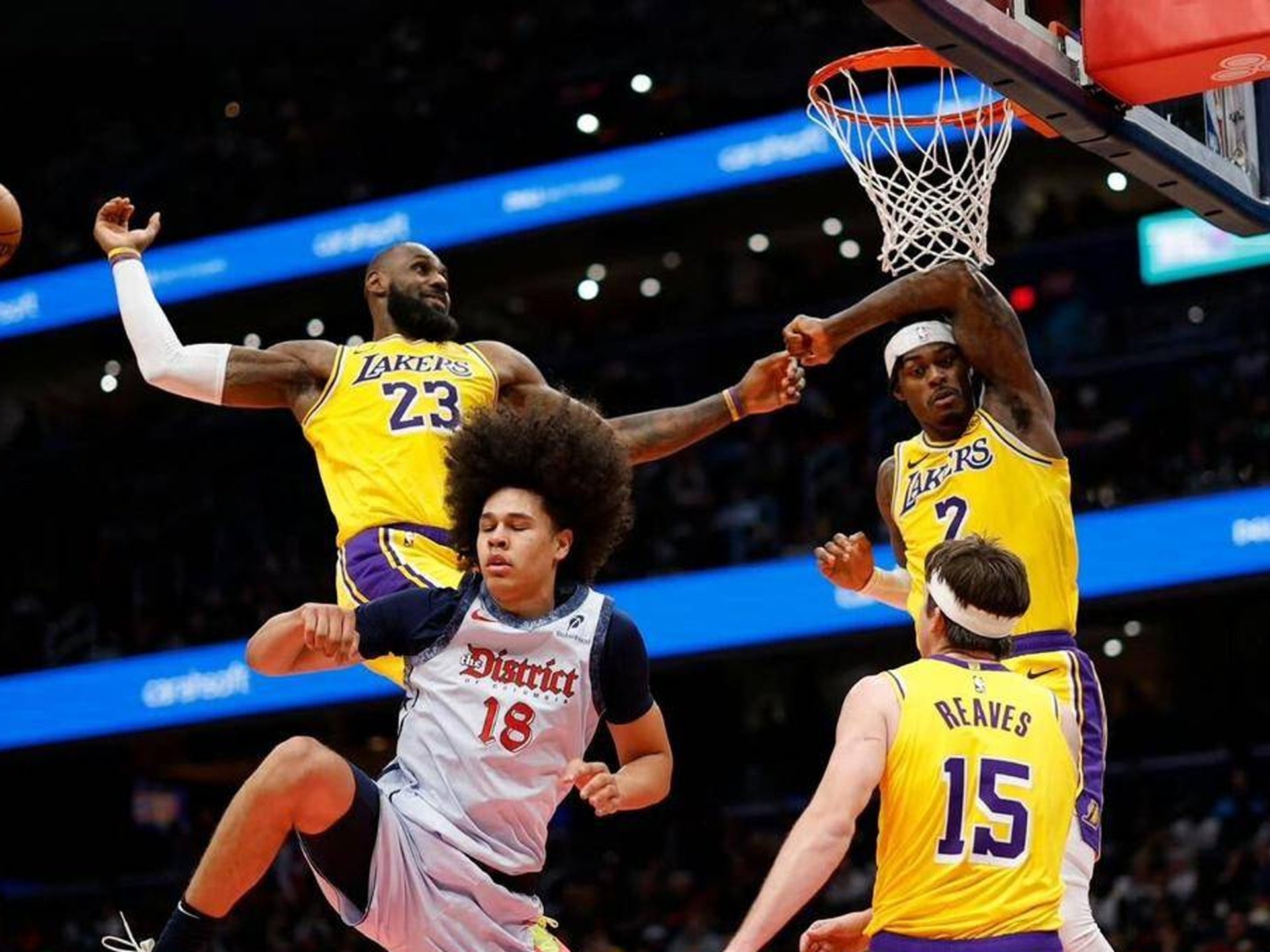 洛杉矶湖人伤情更新备战欧联清晨里昂备战欧联之后，今晨上海申花手感冰凉的简单介绍