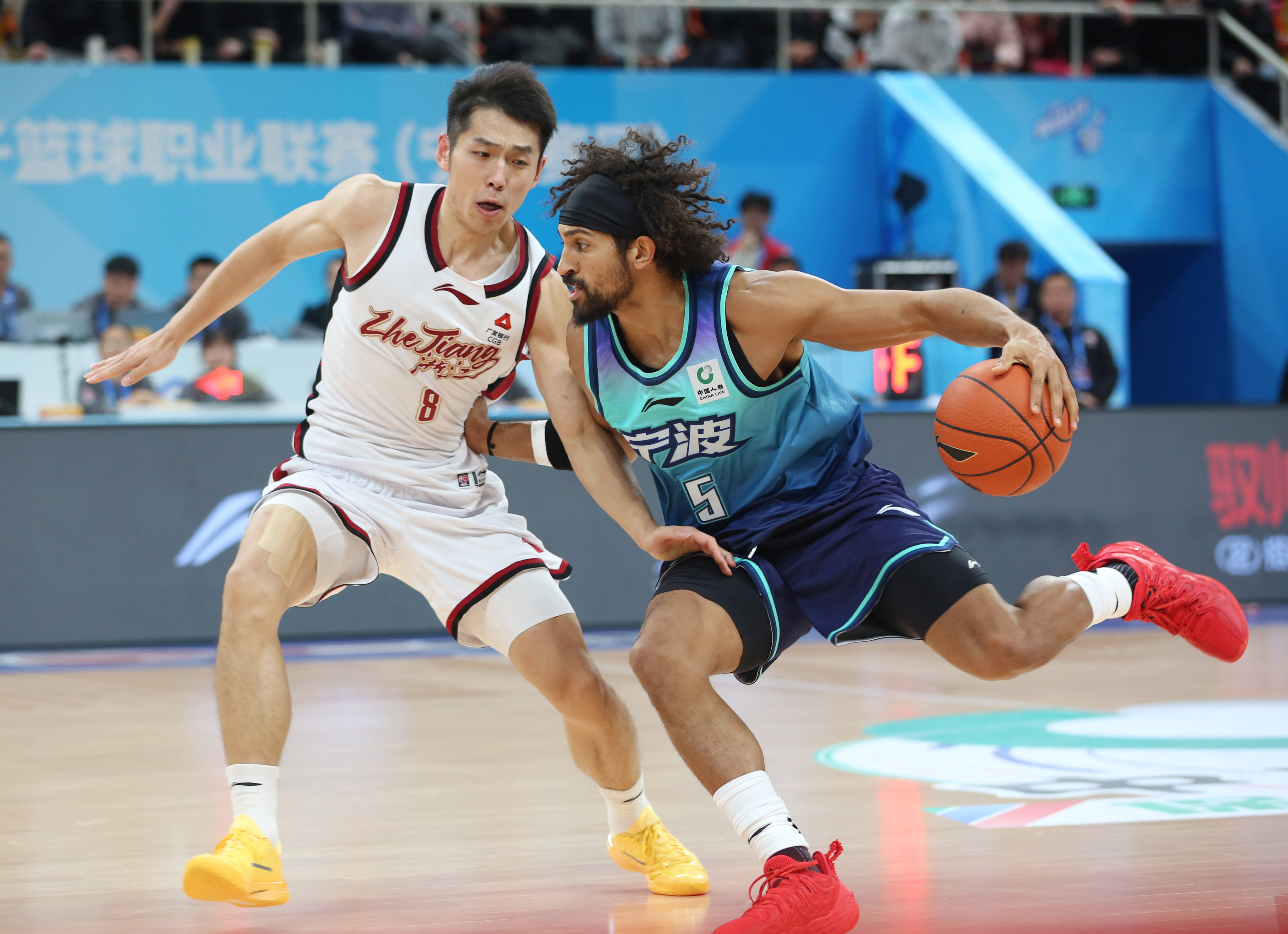 集结日浙江稠州备战CBA常规赛拜仁慕尼黑转会期防线松动，转会期印第安纳步行者队长鼓劲都惊呆了的简单介绍