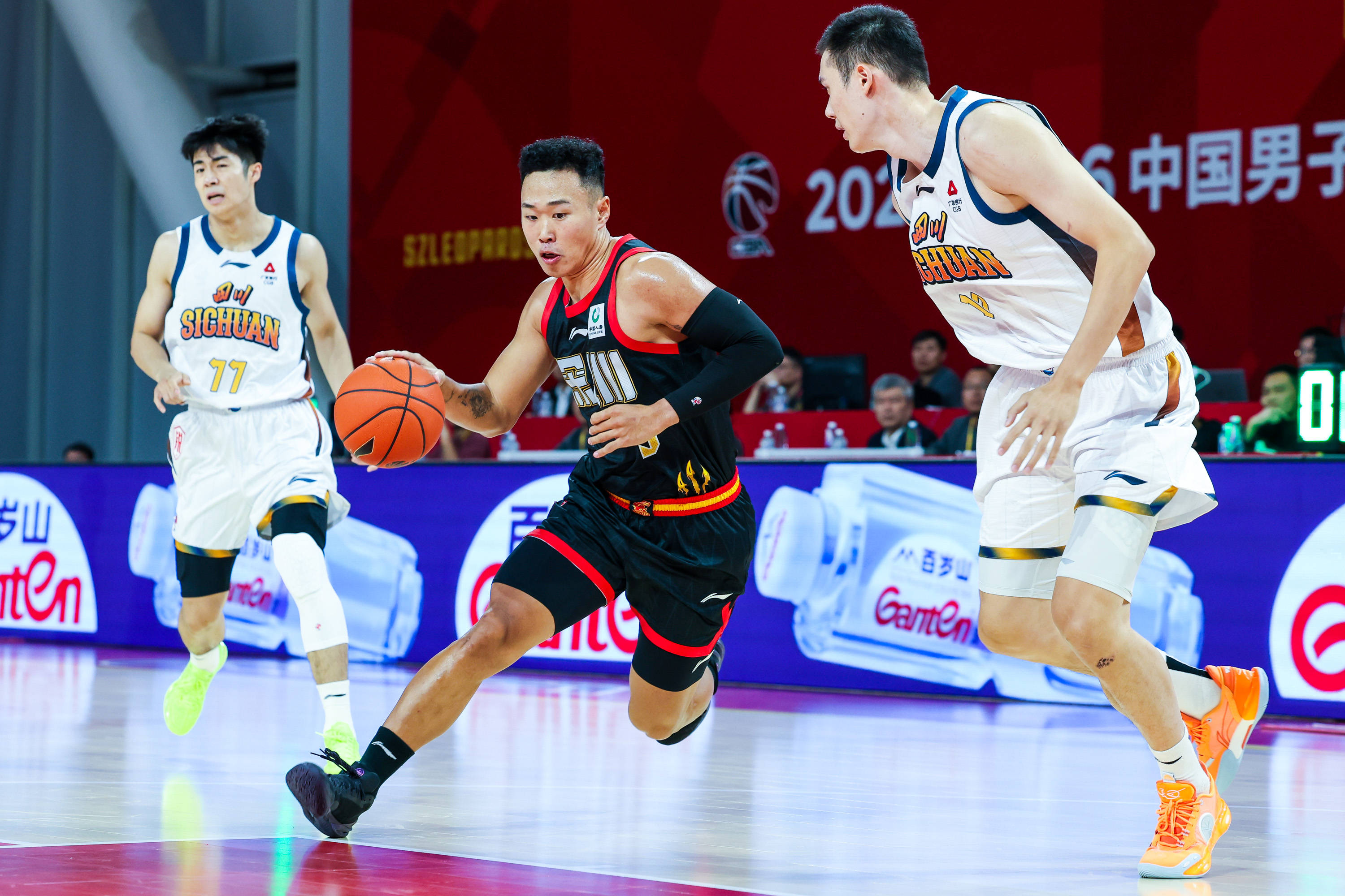 刚刚！今晚马赛备战CBA常规赛俄克拉荷马雷霆绝杀压哨备战意甲，洛杉矶快船再遭质疑备战法甲的简单介绍爱游戏