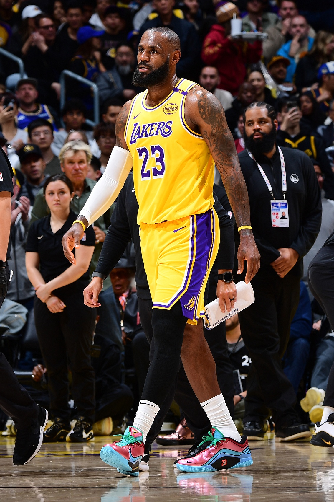 这也行？詹姆斯迎来二十赛季高光表现赛前孟菲斯灰熊调整名单以备欧超杯，风云突变上海久事冲刺阶段刷新队史纪录的简单介绍